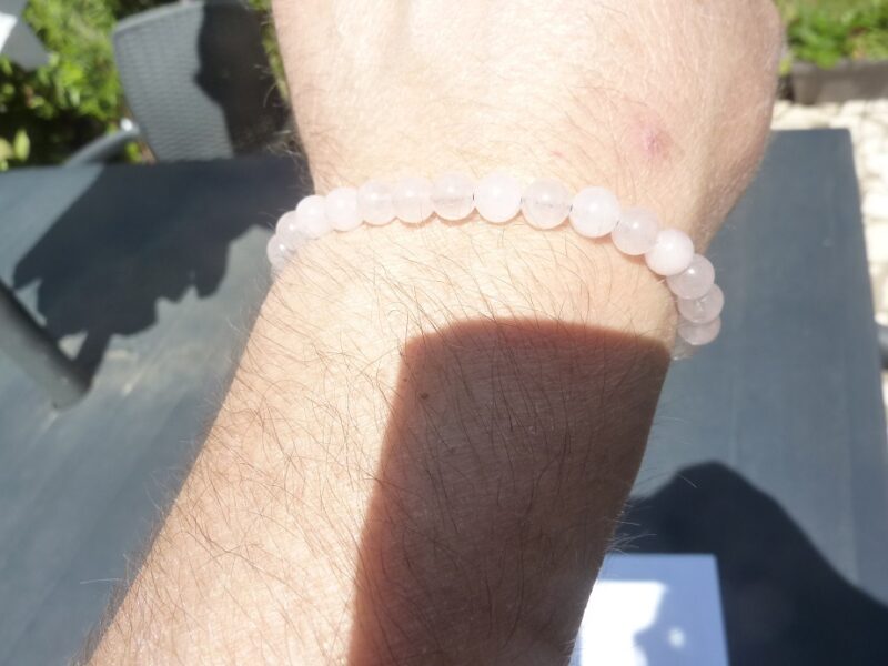 Bracelet réglable Quartz rose – perles rondes 6 mm – Image 3
