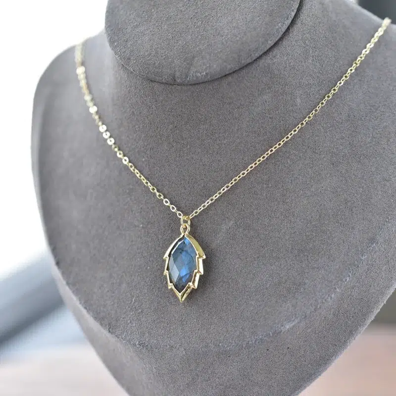 Collier pendentif Labradorite + chaine acier inoxydable 49 cm ref or