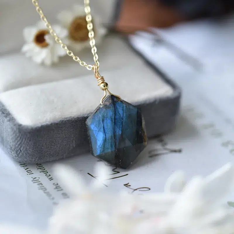 Collier pendentif Labradorite sceau de Salomon + chaine acier inoxydable 49 cm