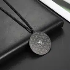 Pendentif Fleur de vie-Oeil d’Horus ref noire