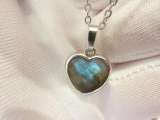 Collier pendentif Coeur Labradorite + chaine acier inoxydable 50 cm