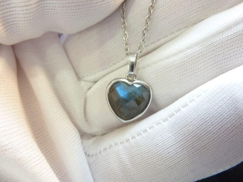 Collier pendentif Coeur Labradorite + chaine acier inoxydable 50 cm