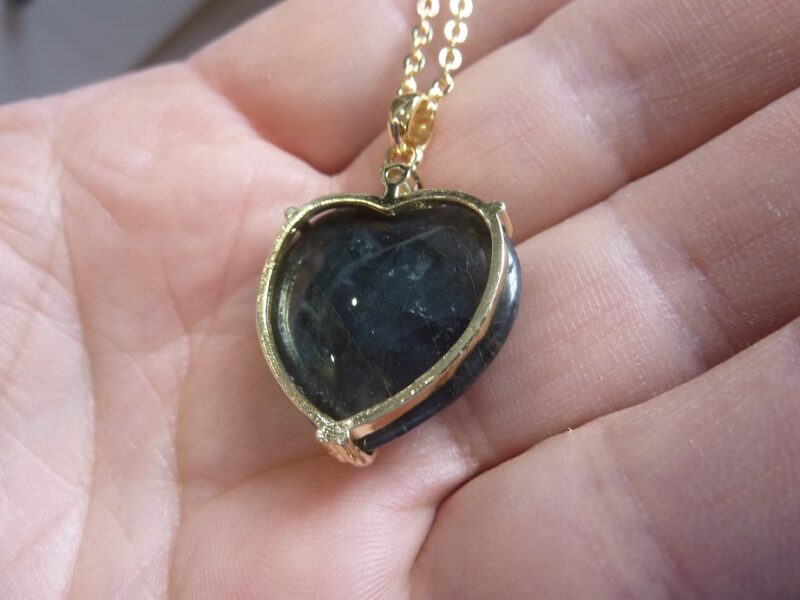 Collier pendentif coeur Labradorite + chaine acier inoxydable 50 cm