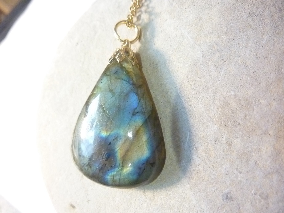 Collier pendentif Labradorite GG 3409 + chaine acier inoxydable doré 50 cm