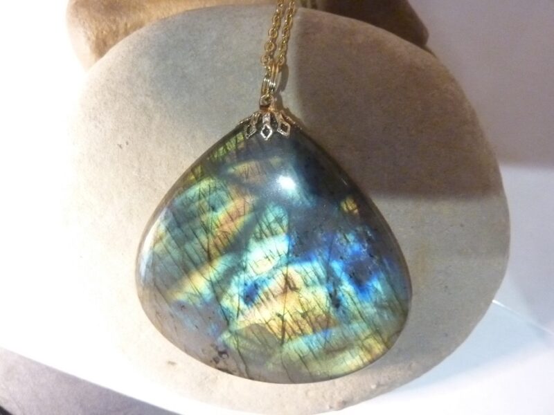 Collier pendentif Labradorite spécial thérapeute GG 4409 + chaine acier inoxydable doré 50 cm