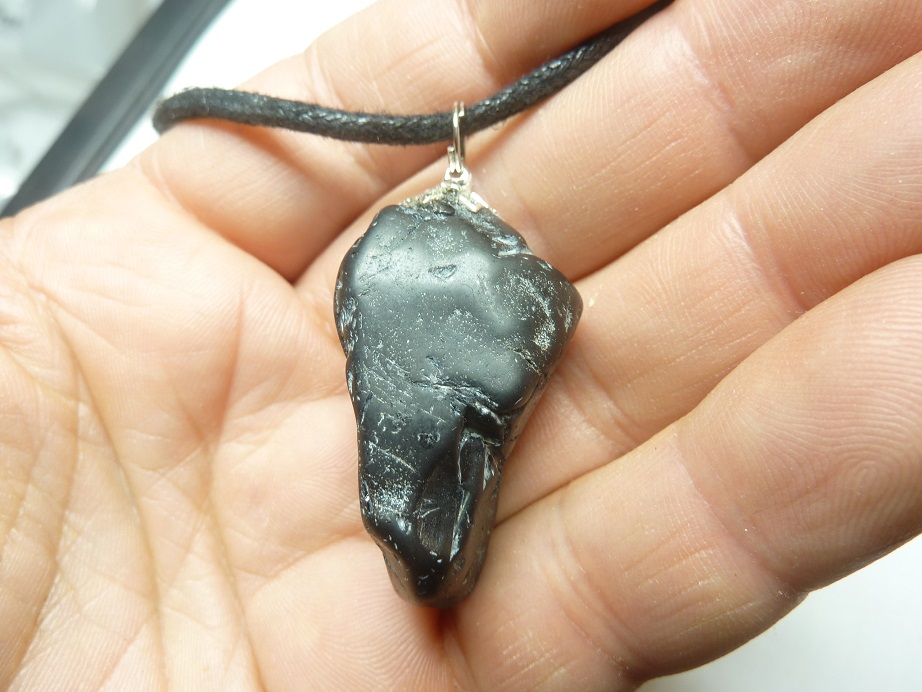 Méga Pendentif Spinelle noir 26,7 gr ultra rare GGP 1301