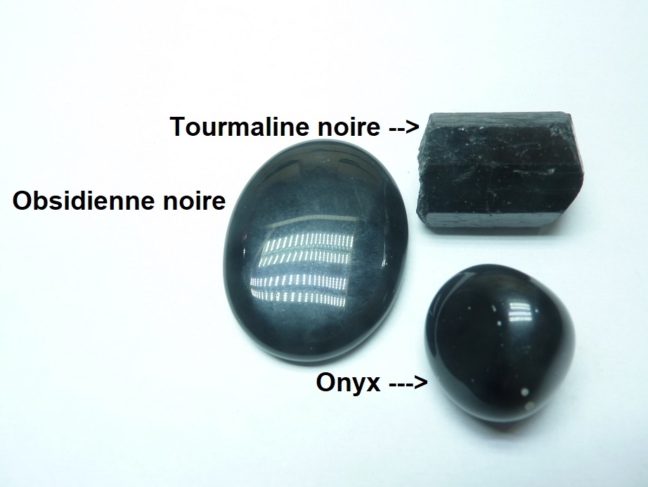 Tourmaline noire, Onyx ou Obsidienne noire : quelles différences ? Le guide essentiel